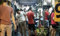 Tuyển nhân viên bán hàng thời trang theo ca Tuyển nhân viên bán hàng thời trang theo ca