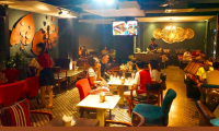 Tuyển nhân viên bảo vệ, dắt xe quán cafe – bao ăn ở