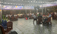 Tuyển nhân viên phục vụ, thu ngân tại quán bia Tuyển nhân viên phục vụ, thu ngân tại quán bia